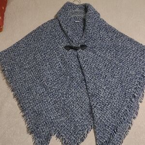 Cracker Barrel Blue and White Cape